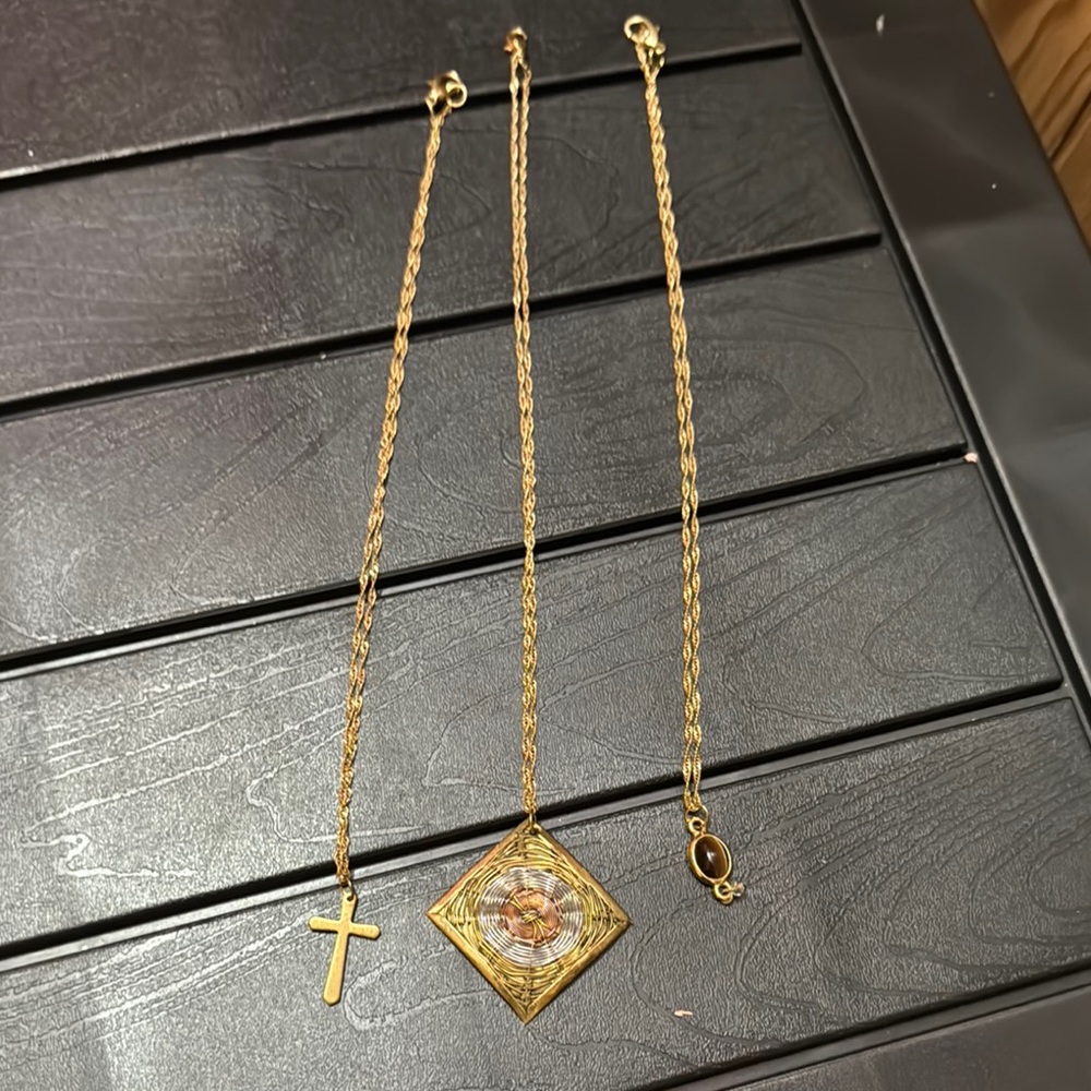 Elegant Gold Tone Necklace Set